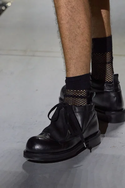 Look 99